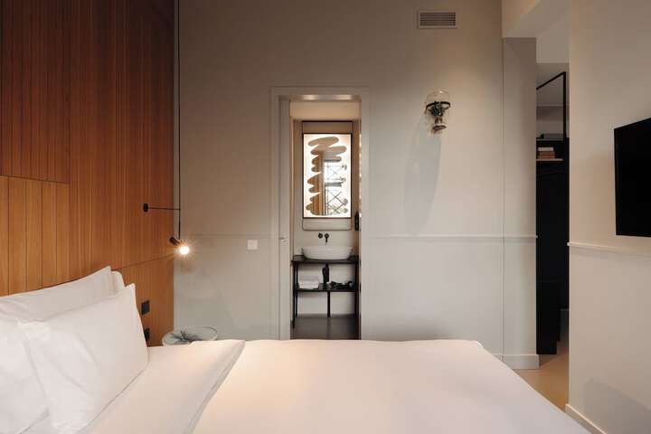 Room 25 of 58