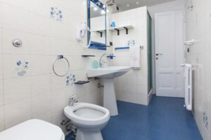 Room 3 of 20
