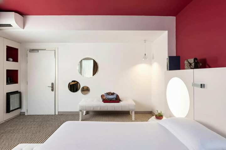 Room 19 of 133