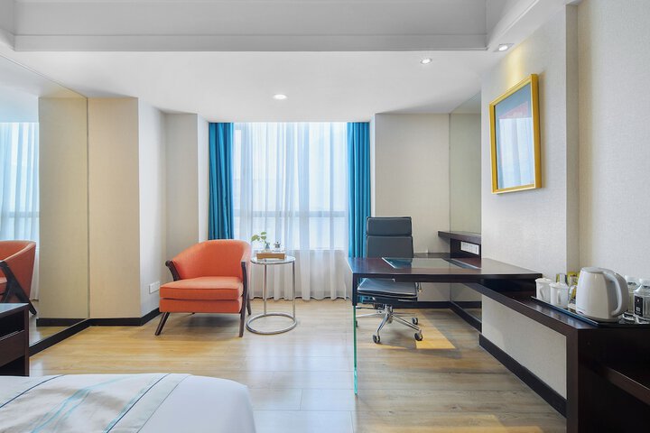 Room 32 of 71