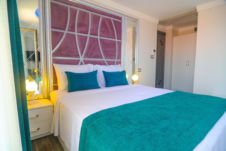 Room 12 of 73
