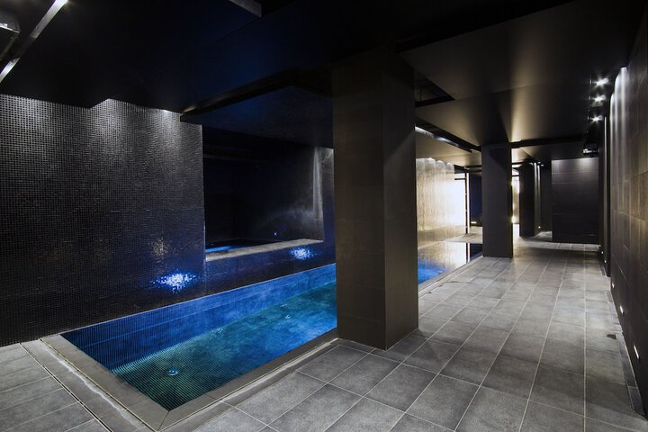 Hotel with Pool