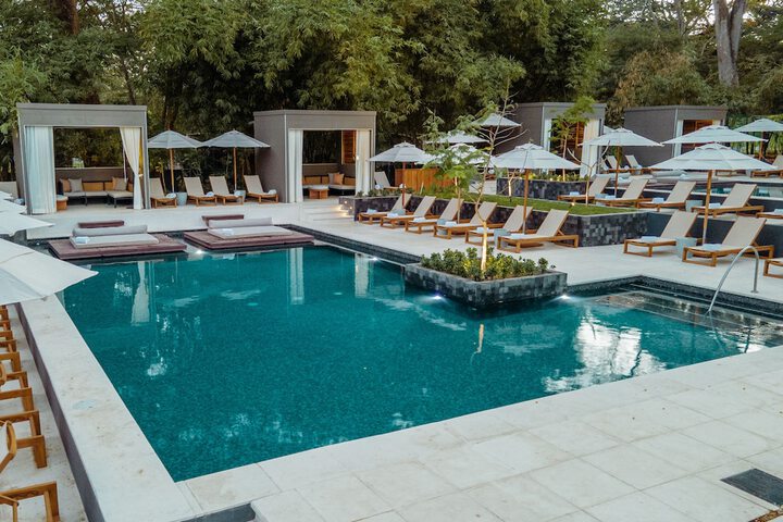 Pool 147 of 252