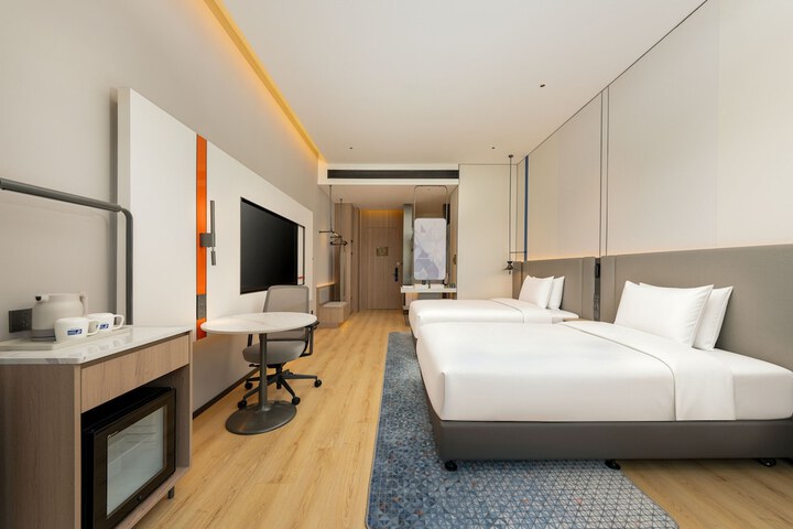 Room 9 of 46