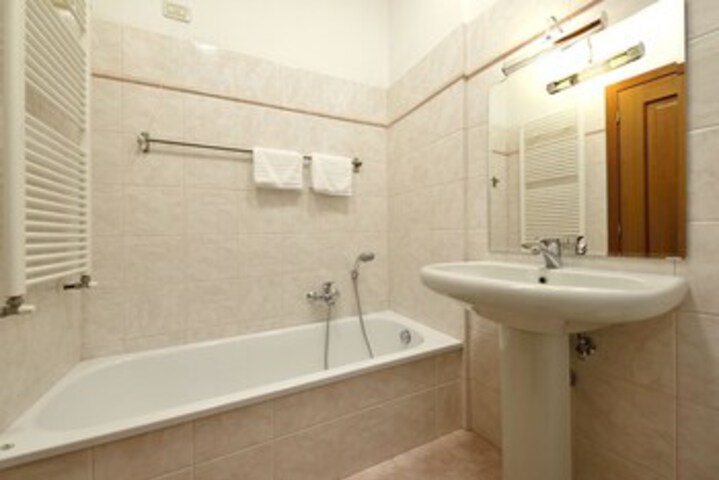 Room 4 of 37