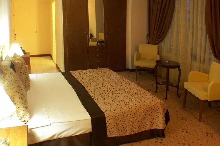 Room Photo