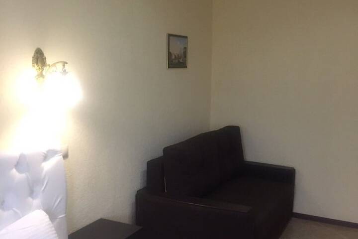 Room 28 of 47