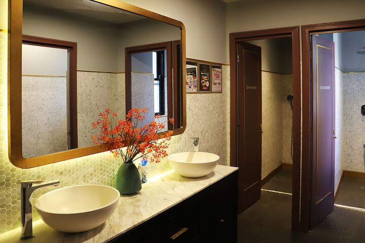 Room 10 of 26