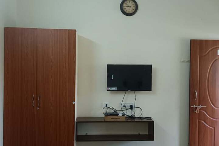 Room 12 of 22