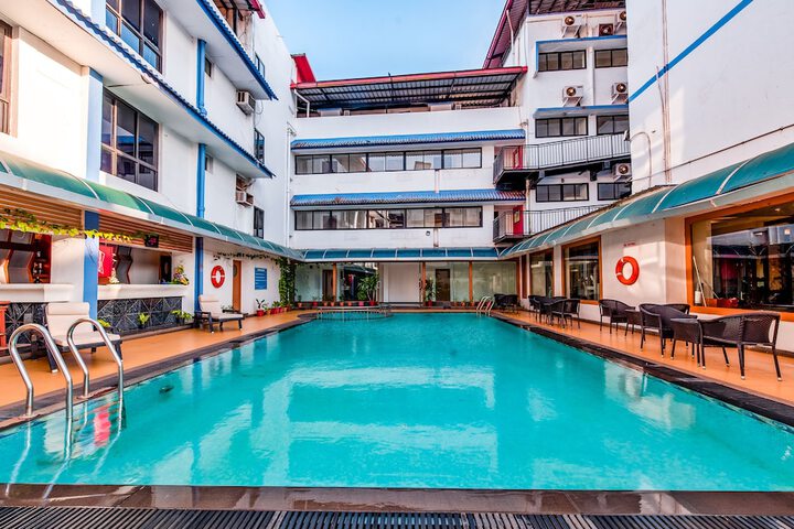 Pools & Facilities