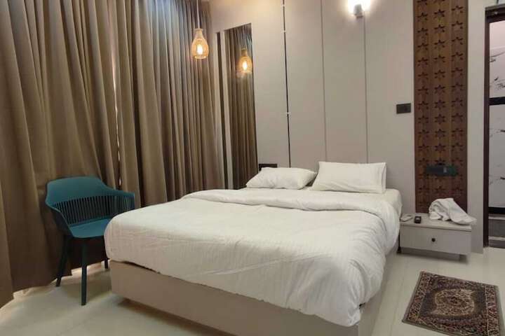 Room 3 of 12