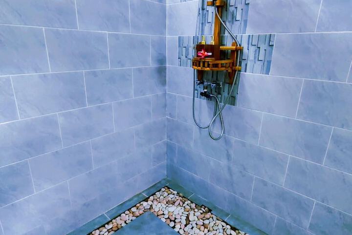 Room 24 of 53