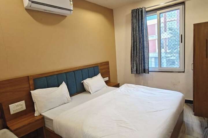Room 3 of 21