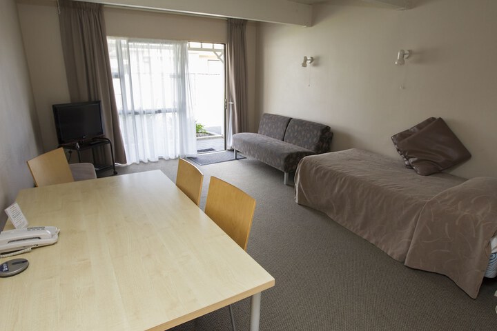 Room 16 of 23