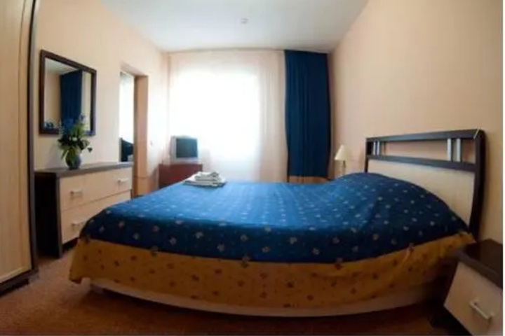 Room 6 of 24