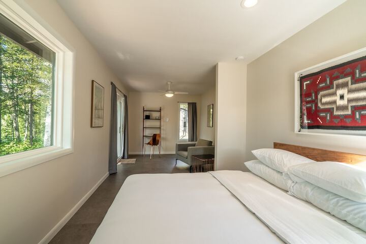 Room 2 of 33
