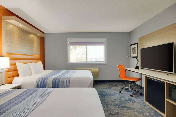 2 Queen Beds (12 of 31)