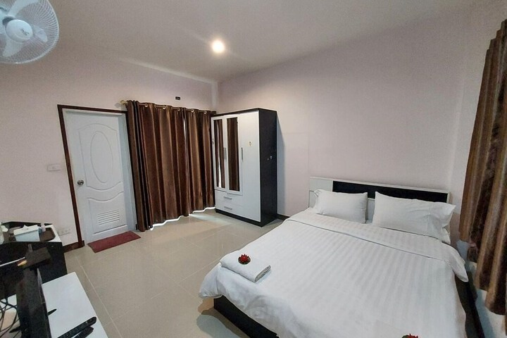 Room 13 of 50