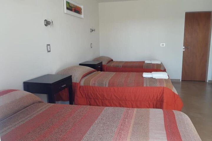 Room 4 of 136