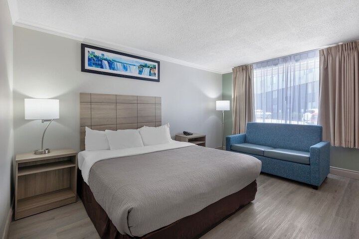 Room 34 of 83