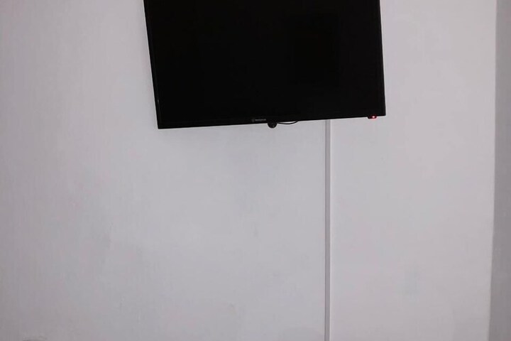 Room 6 of 14
