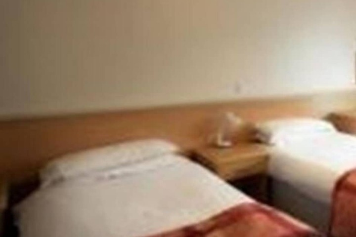 Room 10 of 26