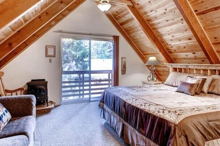 Room 3 of 20