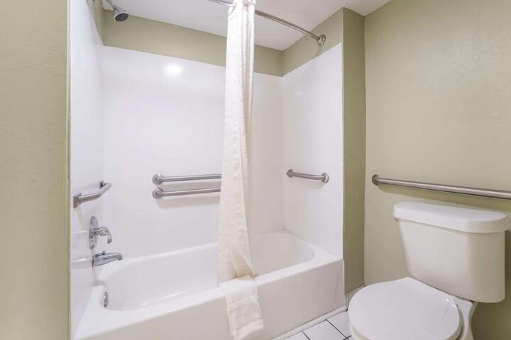Accessible 1 King Mobility Accessible Communication Assistance Bathtub Work Desk Microwave and Ref (2 of 14)
