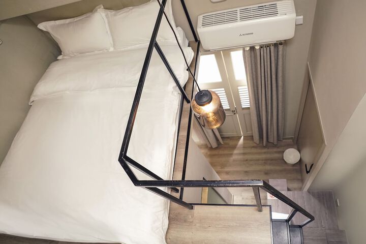 Room 43 of 85