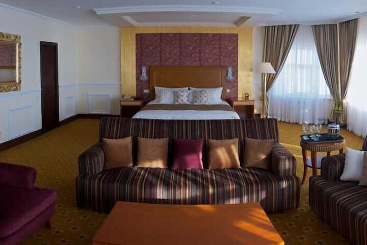 Room 7 of 44