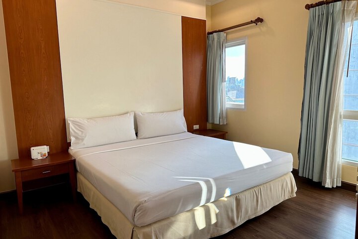 Room 30 of 64