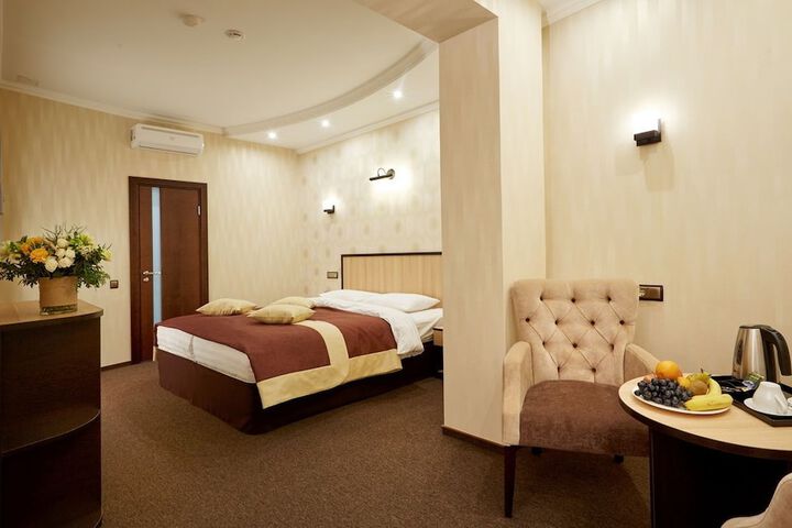 Room 18 of 34