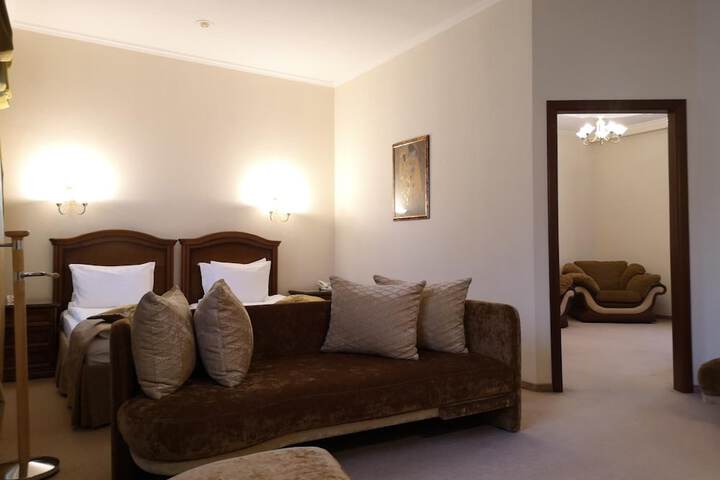 Room 10 of 61