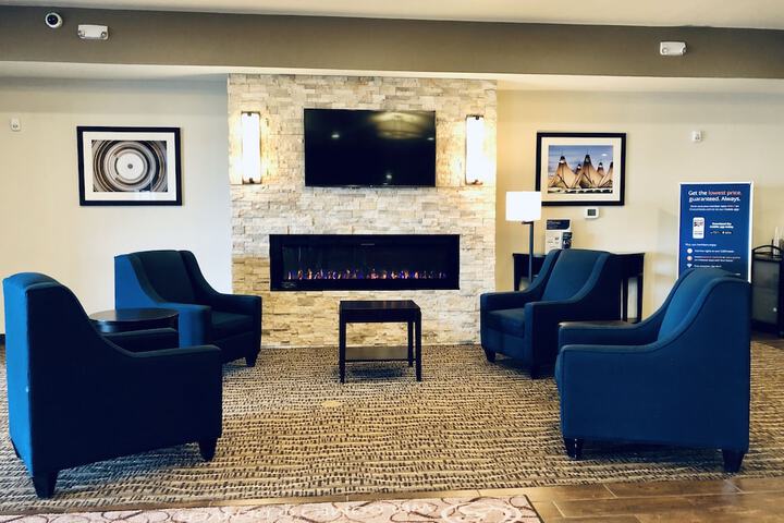 Lobby lounge