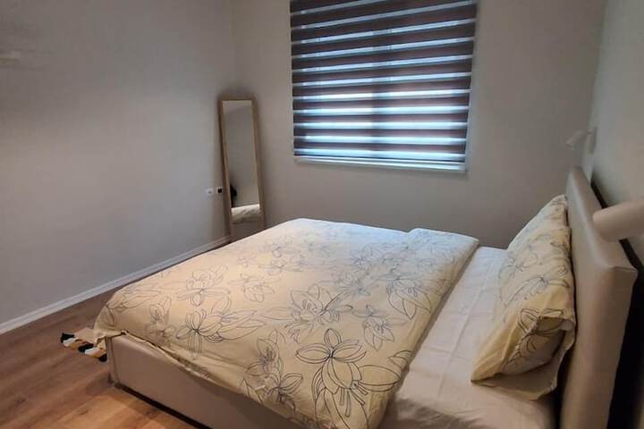 Room 5 of 19