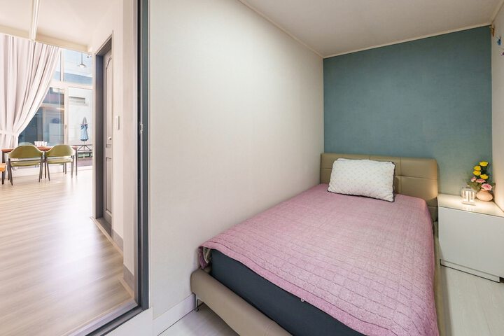 Room 19 of 61