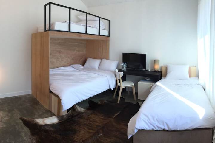 Room 18 of 155