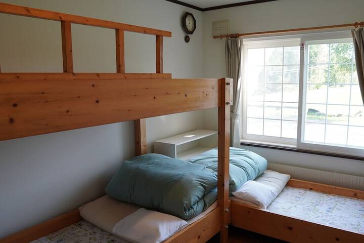 Room 12 of 46