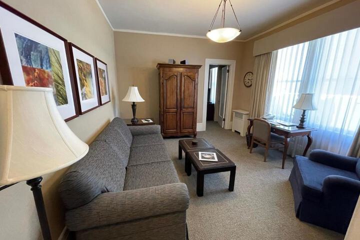 Room 11 of 21