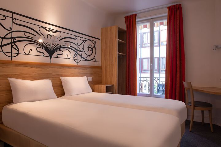 Room 4 of 22