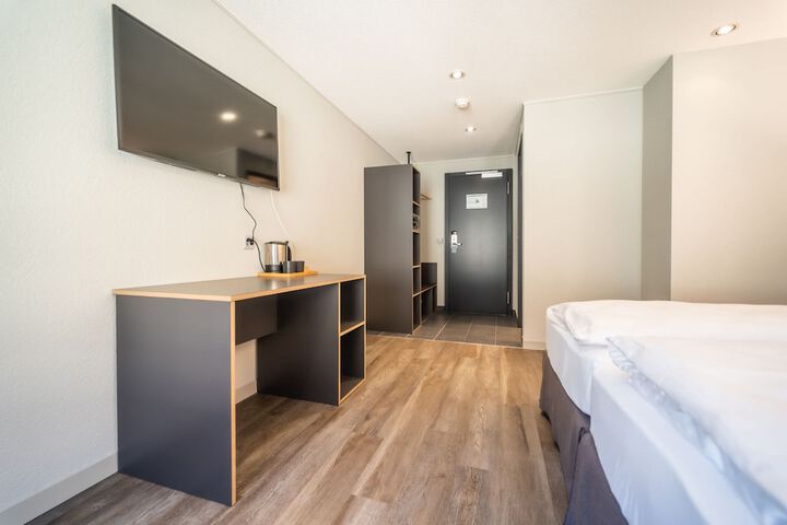 Room 12 of 20