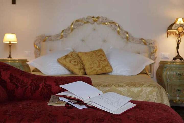 Room 16 of 72
