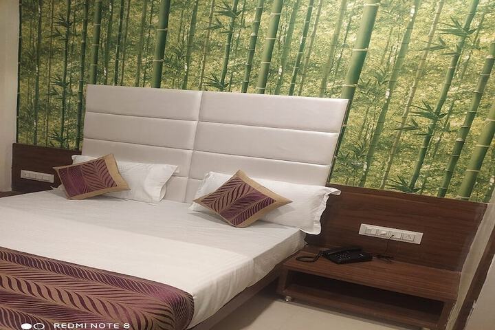 Room 4 of 35
