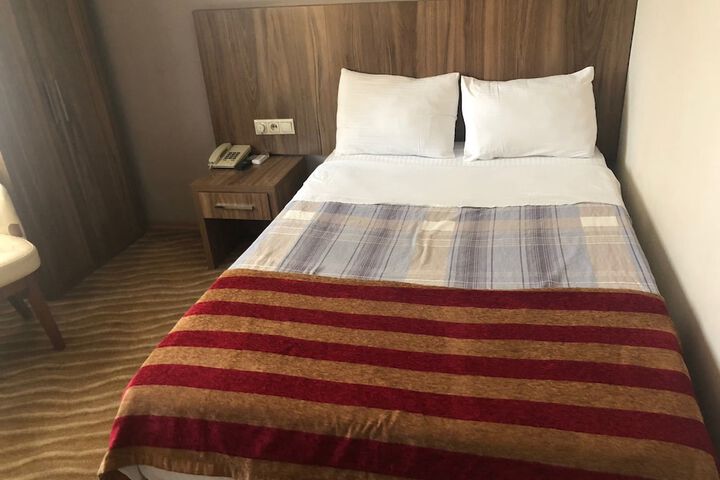 Room 17 of 44