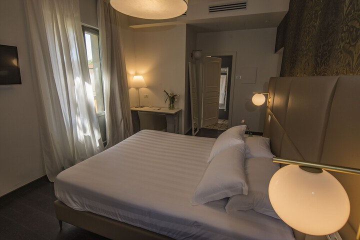 Room 13 of 72