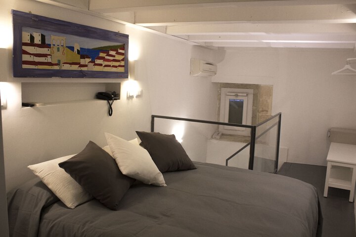 Room 12 of 113