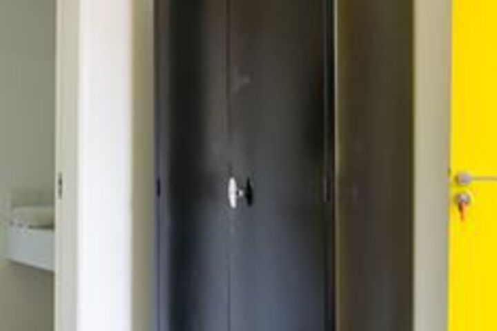Room 32 of 35
