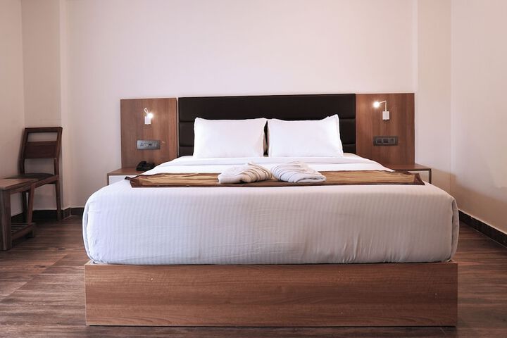 Room 6 of 24