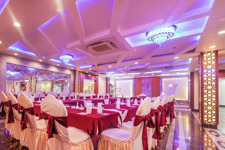 Ballroom/Hall 30 of 43