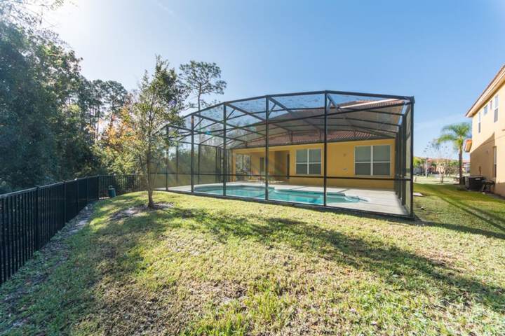 Property Grounds 38 of 45